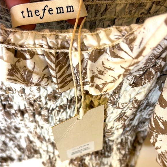 Taupe and Cream Puff Sleeve Cropped Blouse - Picture 3 of 4